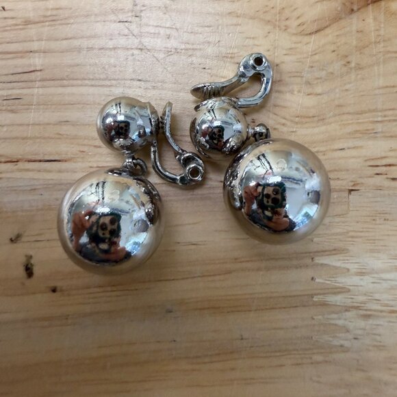 Monet Vintage Silver Tone Clip-On Earrings Double Ball Dangle Design Retro Style - Picture 2 of 12
